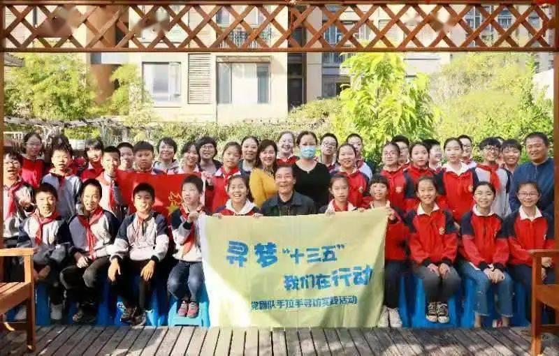 受大雾及路面结冰影响,甘肃多条高速公路临时管制